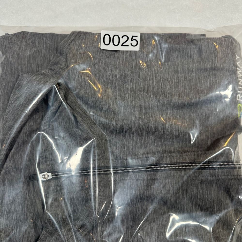 Straight‎ Down Mens Quarter Zip Pullover Gray Runway Growth Capital Logo Size M - Picture 8 of 8